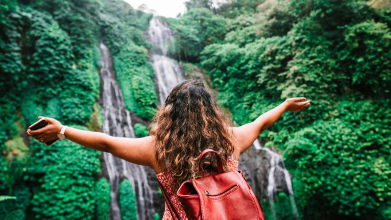 Benefits of travel alone